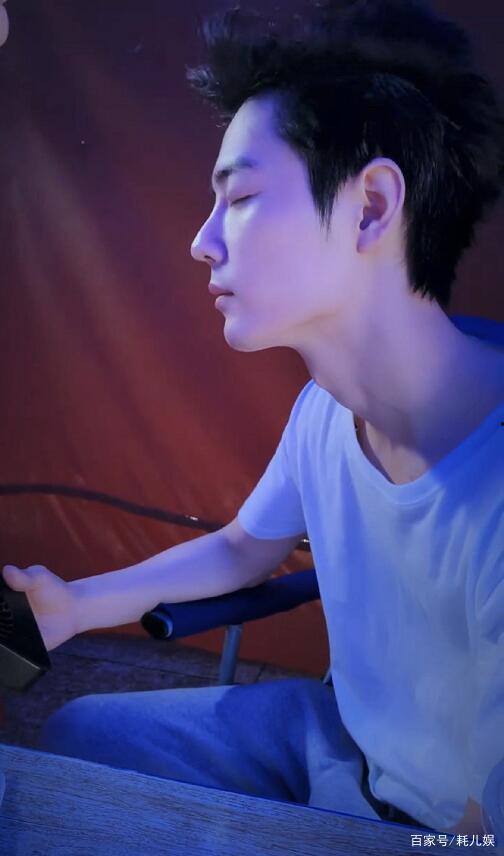小宝爆料肖战视频大全下载,小宝独家爆料，精彩瞬间一网打尽  第2张